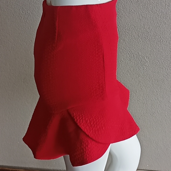 Bardot Junior red textured skirt size 10 - Picture 2 of 6